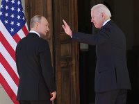 Vladimir Putin a Joe Biden počas stretnutia v Ženeve Vladimir Putin a Joe Biden počas stretnutia v Ženeve