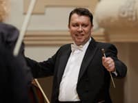 Dirigent Adrian Kokoš Dirigent Adrian Kokoš