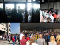 Protestujúci dav pred budovou parlamentu Protestujúci dav pred budovou parlamentu