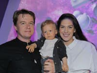 Aneta Vignerová s partnerom a synčekom. Aneta Vignerová s partnerom a synčekom.
