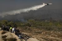 Izrael bojuje s lesnými požiarmi.