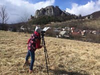 Na fotografii je 12-ročná Hanka Zubová zo Súkromnej ZŠ v Novej Dubnici, ktorá za svoje video Dlhovekí spoločníci o ovocných stromoch v Bielych Karpatoch získala v kategórii 11-14 rokov 1. miesto na svete. Na fotografii je 12-ročná Hanka Zubová zo Súkromnej ZŠ v Novej Dubnici, ktorá za svoje video Dlhovekí spoločníci o ovocných stromoch v Bielych Karpatoch získala v kategórii 11-14 rokov 1. miesto na svete.