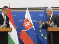 Minister zahraničných vecí a európskych záležitostí SR Ivan Korčok (vpravo) prijal svojho maďarského rezortného partnera Petra Szijjártóa