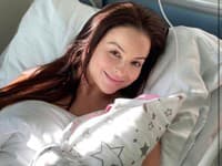 Veronika Nízlová s dcérkou Neou Veronika Nízlová s dcérkou Neou