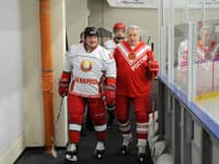 Putin a Lukašenko si zahrali hokej