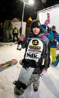 Nemecký profesionálny snowboardista Alessandro Boyens