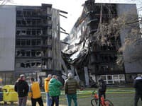 Hasiči zasahovali pri požiari v bratislavskom Ružinove viac ako 12 hodín.