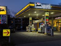 Ceny palív sa v Nemecku vyšplhali nad dve eurá.