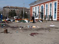 MIMORIADNY ONLINE Rusi použili pri útoku na železničnú stanicu raketu krátkeho doletu: Zelenskyj očakáva ráznu reakciu