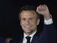 Emmanuel Macron sa stal znovu prezidentom Francúzska