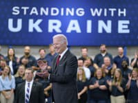 Americký prezident Joe Biden navštívil továreň zbrojárskej spoločnosti Lockheed Martin