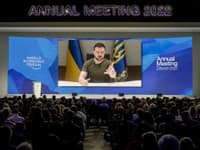 Ukrajinský prezident Volodymyr Zelenskyj sa prihovára počas ekonomického fóra v Davose