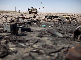 Zničený líbyjský vojnový tábor