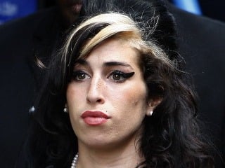 Winehouse poslúchla otca, je