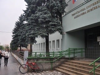 Univerzita Alexandra Dubčeka v