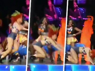 Rihanna padá na zem