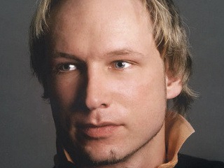 Breivik je zdvorilý, spolupracuje