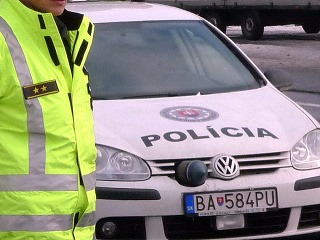 Policajti aj dnes merajú