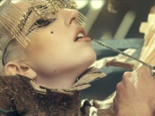 Uniklo video Lady Gaga: