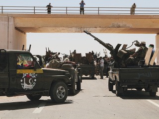 Kaddáfího vojaci využivali civilistov