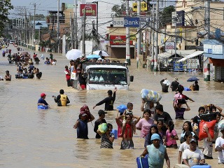 Filipíny zasiahli dva tajfúny