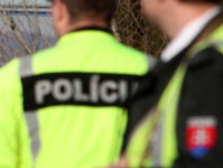 Policajti strážia aj dnes,
