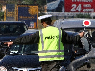 Policajti pokutujú aj dnes,