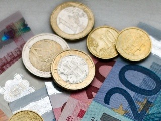 Euro pred hlasovaním SR