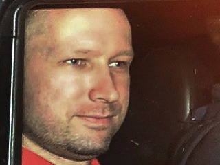 Masový vrah Breivik sa