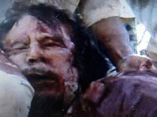 Kaddáfího mŕtve telo