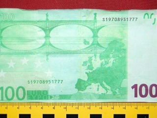 Falošné eurá odhalila obsluha