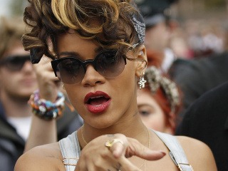 Rihanna prosila fanúšikov: Vyberte