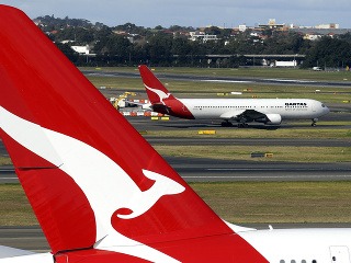 Austrálske aerolínie Qantas pozastavili
