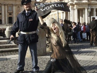Sexi aktivistky obsadili Vatikán: