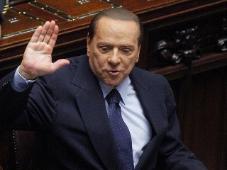 Berlusconi končí: Odstúpi po