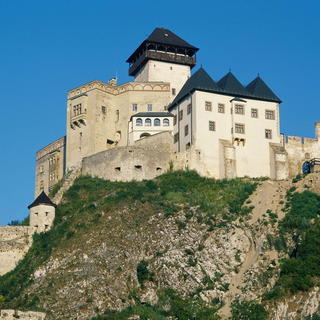 Povesťami opradený Trenčiansky hrad