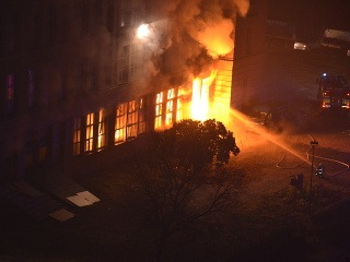 Obrovský požiar na bratislavskom