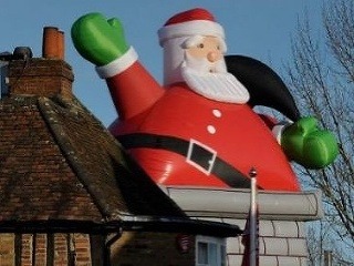 Demolátor Santa: Ničil strechu