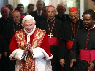 Pápež vníma finančnú krízu