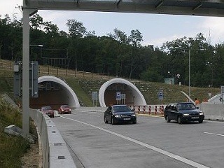 Rýchlosť v diaľničných tuneloch
