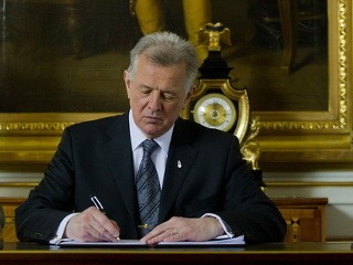 Maďarský prezident Schmitt odmietol