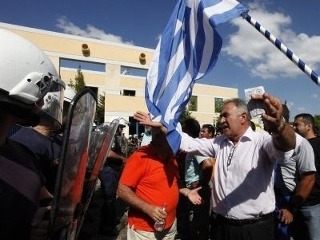 Mladí Gréci chcú zabrániť