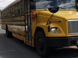 Hromadná zrážka školských autobusov,