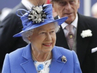 Kráľovná Alžbeta II. si