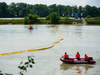Znečistenie Dunaja po ropnej