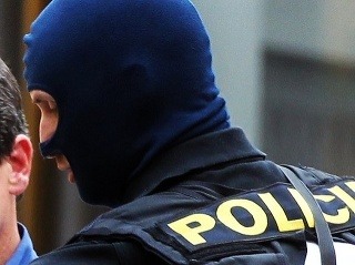 Vodič s plným autobusom