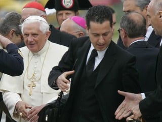 Pápež a jeho komorník