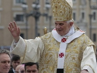 Pápež sa chce modliť
