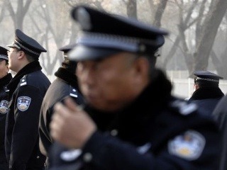 Čínska polícia je na
