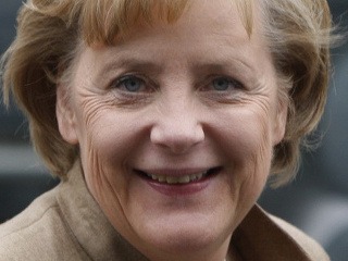 Najmocnejšej žene sveta Merkelovej